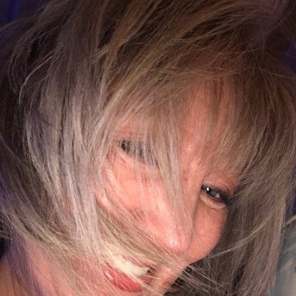 Meet your Posher, Casey - Picture 3 of 3